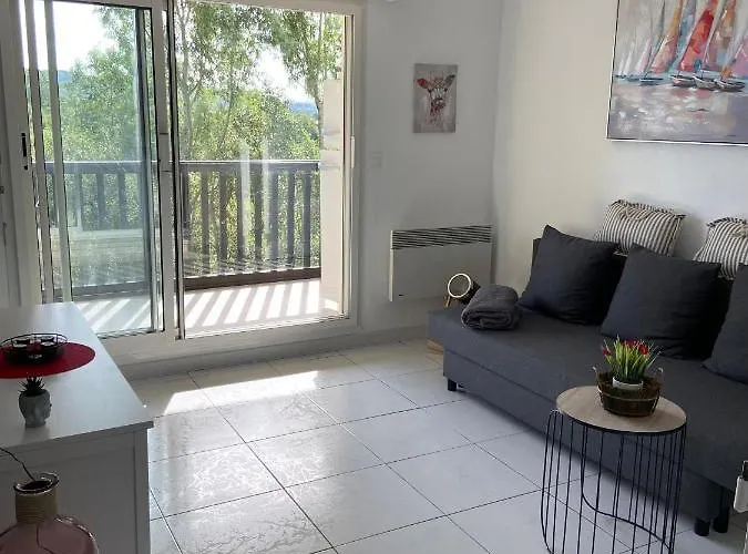 Vue Et Verdure * فيلي سور مير